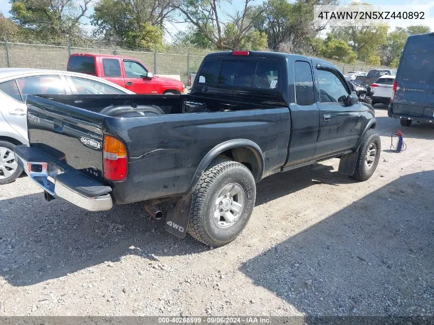 1999 Toyota Tacoma VIN: 4TAWN72N5XZ440892 Lot: 40268599