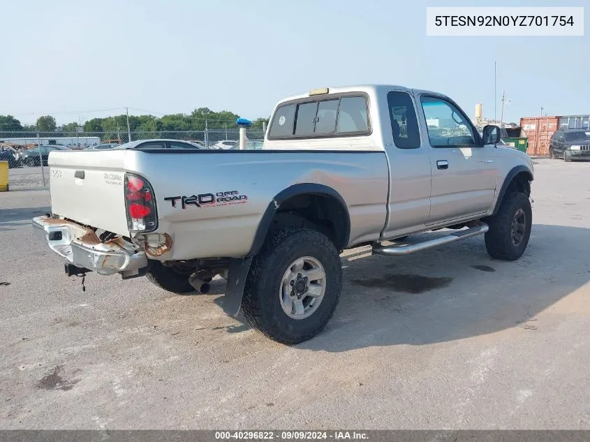 2000 Toyota Tacoma Prerunner V6 VIN: 5TESN92N0YZ701754 Lot: 40296822