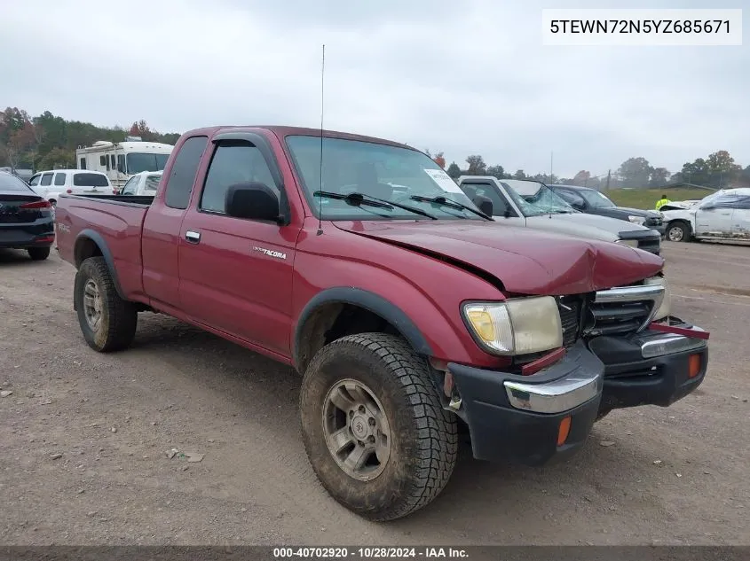 5TEWN72N5YZ685671 2000 Toyota Tacoma Base V6