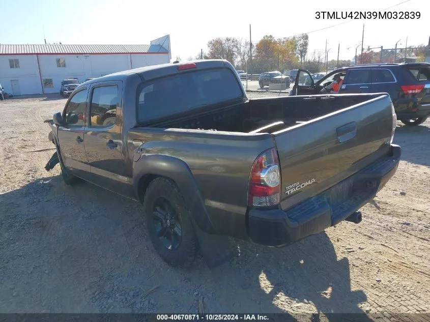 2009 Toyota Tacoma Base V6 VIN: 3TMLU42N39M032839 Lot: 40670871