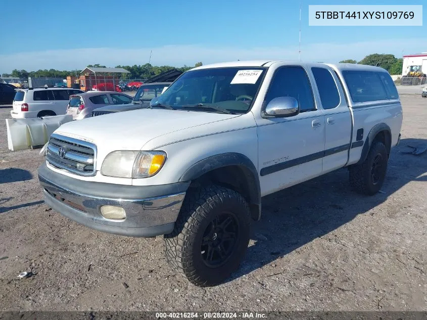 2000 Toyota Tundra Sr5 V8 VIN: 5TBBT441XYS109769 Lot: 40216254