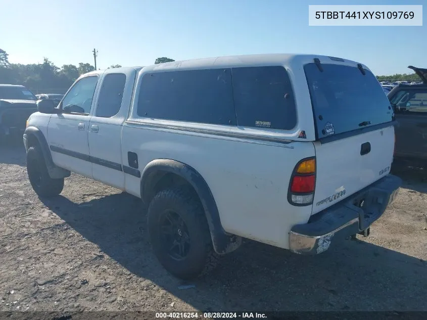 2000 Toyota Tundra Sr5 V8 VIN: 5TBBT441XYS109769 Lot: 40216254