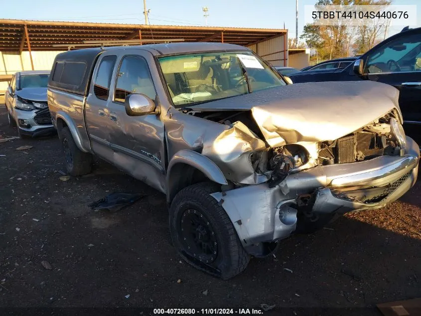 2004 Toyota Tundra Sr5 V8 VIN: 5TBBT44104S440676 Lot: 40726080