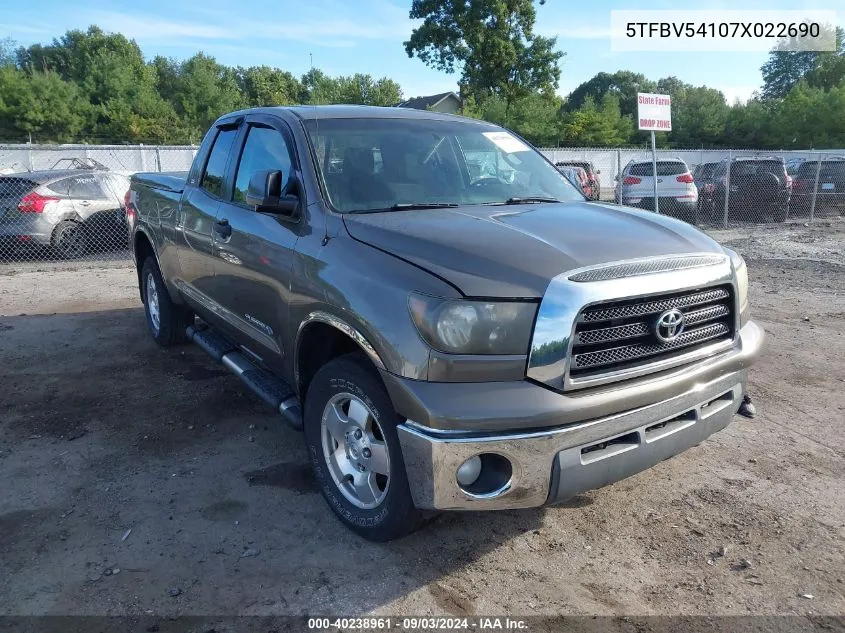 2007 Toyota Tundra Sr5 5.7L V8 VIN: 5TFBV54107X022690 Lot: 40238961