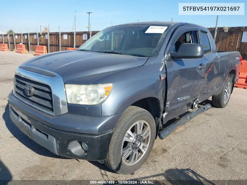 2007 Toyota Tundra Sr5 5.7L V8 VIN: 5TFBV54197X021697 Lot: 40557489