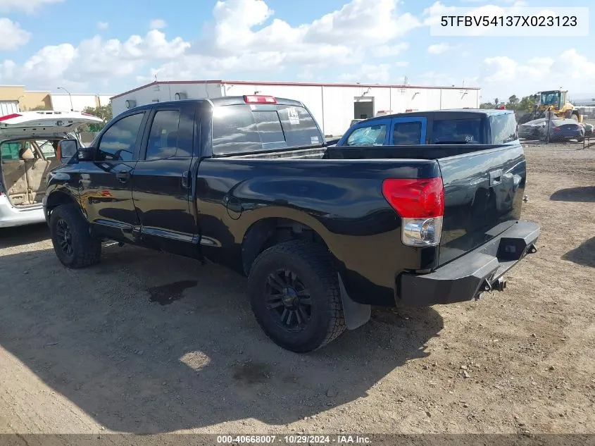 2007 Toyota Tundra Sr5 5.7L V8 VIN: 5TFBV54137X023123 Lot: 40668007