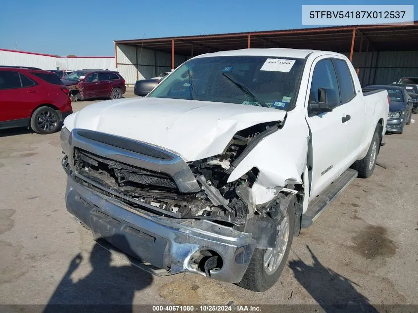 2007 Toyota Tundra Sr5 5.7L V8 VIN: 5TFBV54187X012537 Lot: 40671080