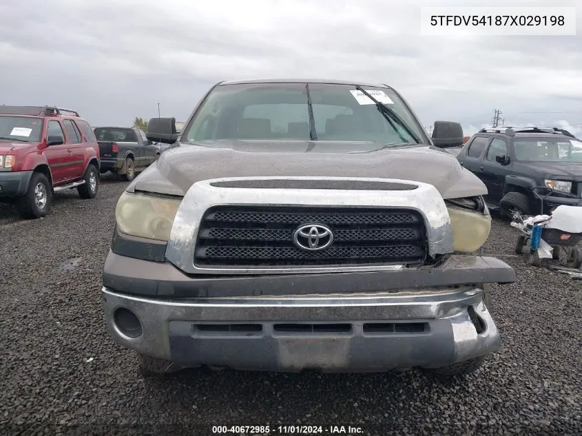 2007 Toyota Tundra Sr5 5.7L V8 VIN: 5TFDV54187X029198 Lot: 40672985