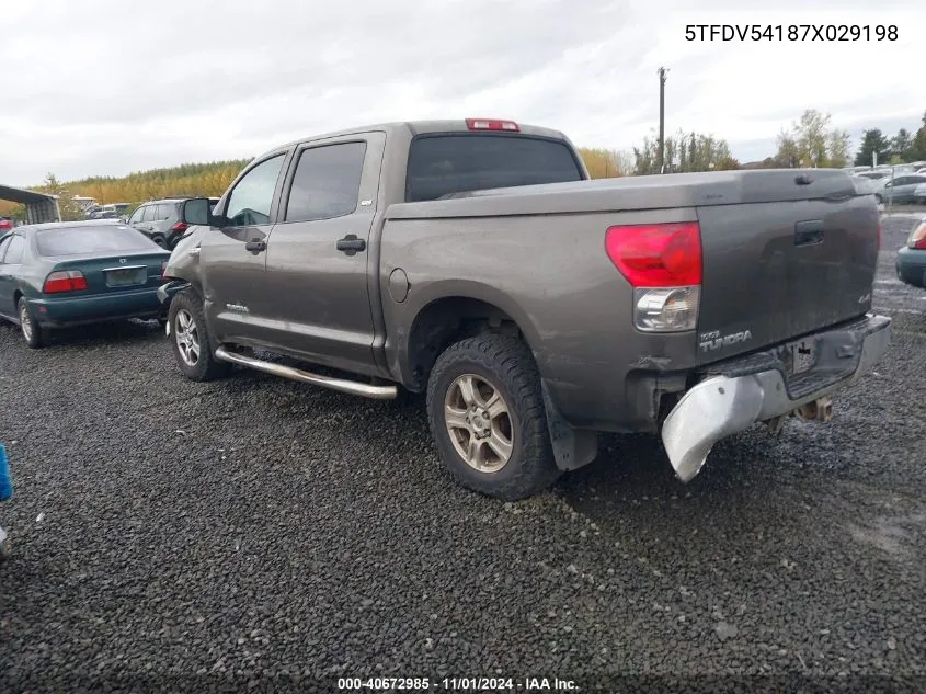 2007 Toyota Tundra Sr5 5.7L V8 VIN: 5TFDV54187X029198 Lot: 40672985