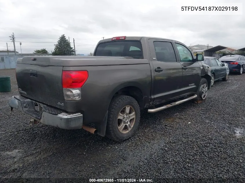 2007 Toyota Tundra Sr5 5.7L V8 VIN: 5TFDV54187X029198 Lot: 40672985