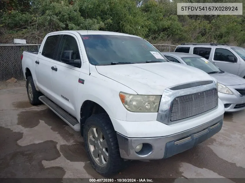 2007 Toyota Tundra Sr5 5.7L V8 VIN: 5TFDV54167X028924 Lot: 40720393