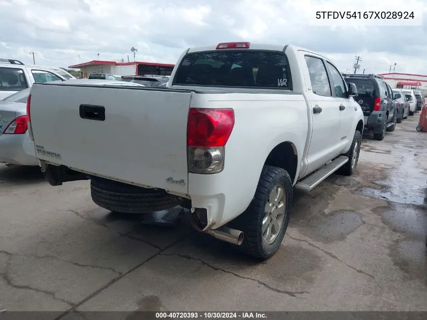 2007 Toyota Tundra Sr5 5.7L V8 VIN: 5TFDV54167X028924 Lot: 40720393