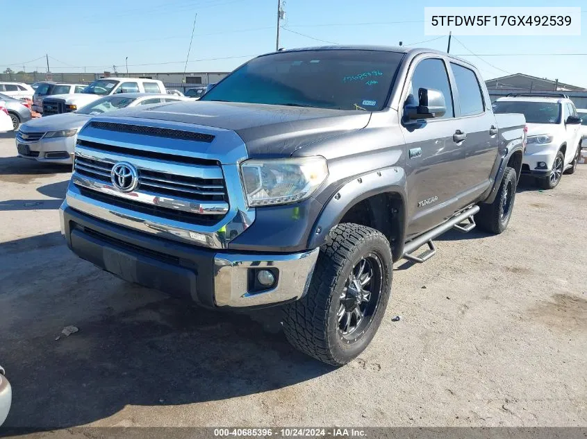 5TFDW5F17GX492539 2016 Toyota Tundra Sr5 5.7L V8