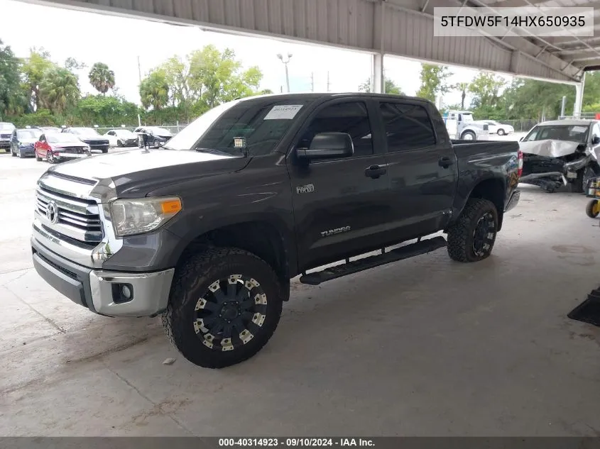 2017 Toyota Tundra Sr5 5.7L V8 VIN: 5TFDW5F14HX650935 Lot: 40314923