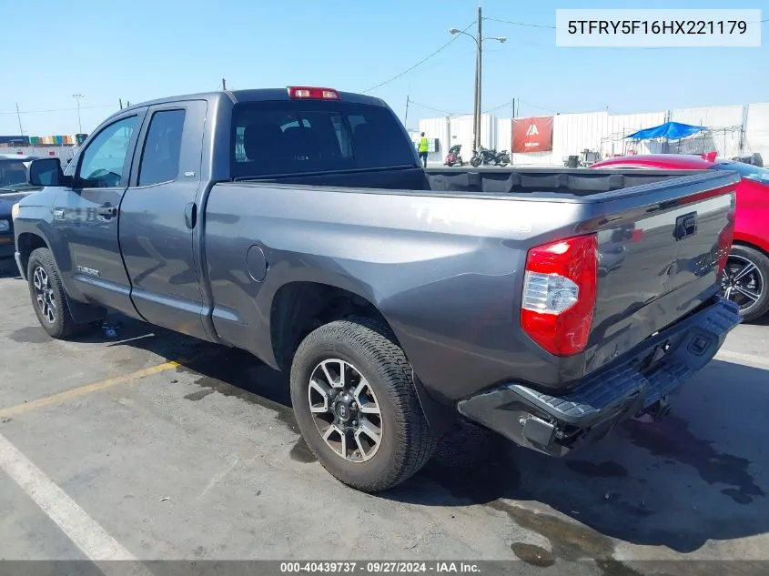 2017 Toyota Tundra Sr5 5.7L V8 VIN: 5TFRY5F16HX221179 Lot: 40439737