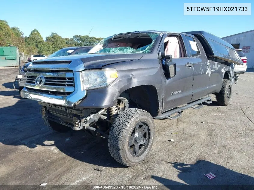 2017 Toyota Tundra Sr5 5.7L V8 VIN: 5TFCW5F19HX021733 Lot: 40649920