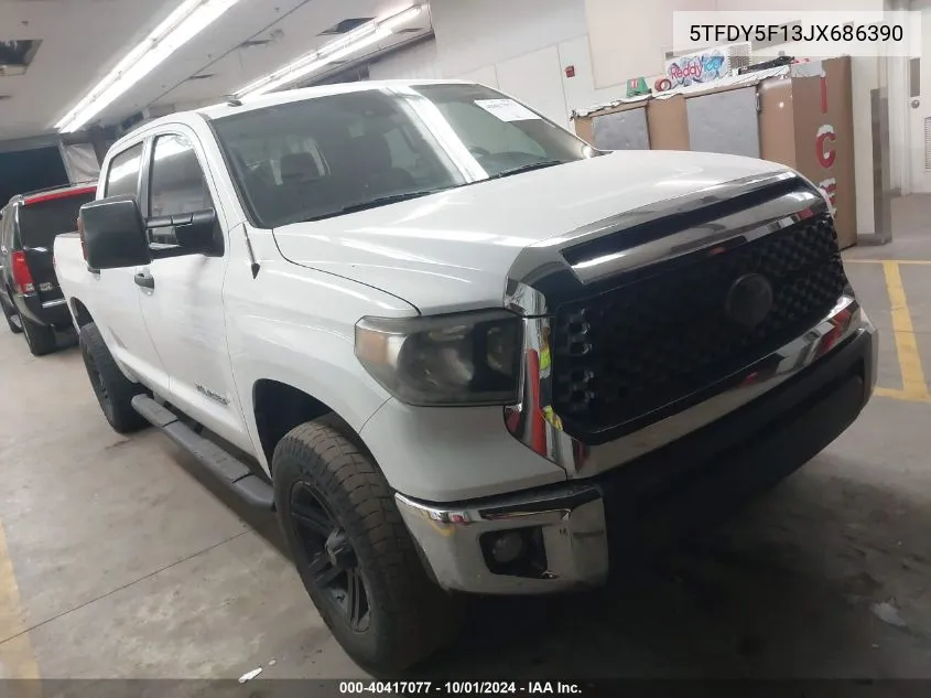 5TFDY5F13JX686390 2018 Toyota Tundra Crewmax Sr5