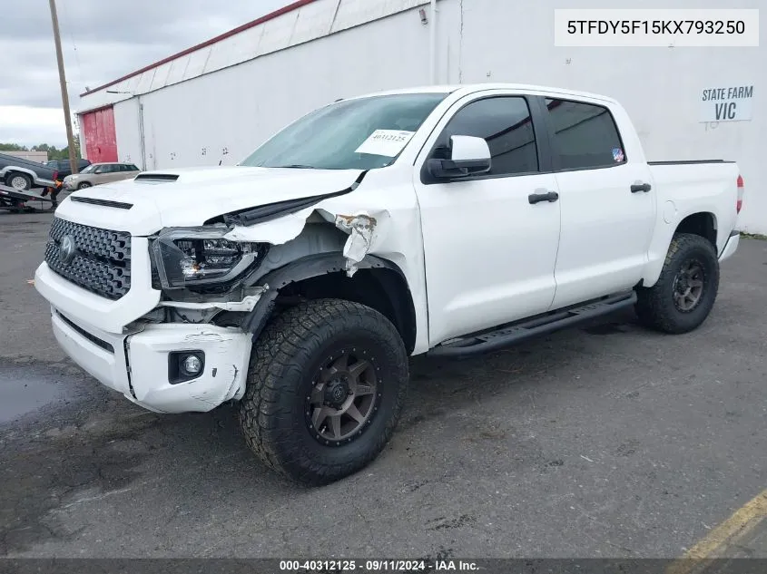 2019 Toyota Tundra Sr5 5.7L V8 VIN: 5TFDY5F15KX793250 Lot: 40312125