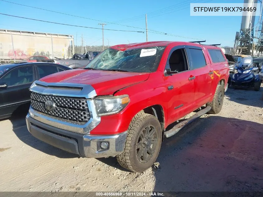 2019 Toyota Tundra Crewmax Sr5 VIN: 5TFDW5F19KX794469 Lot: 40556969