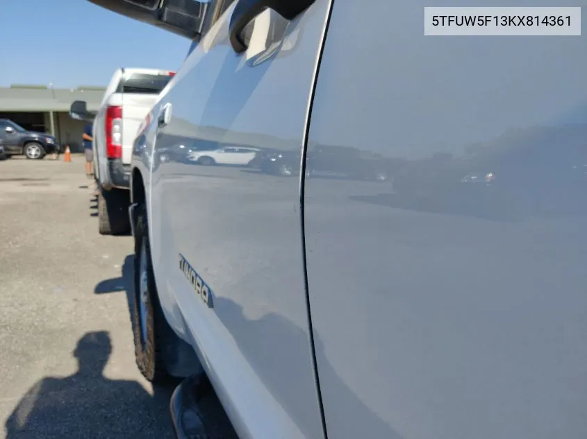 2019 Toyota Tundra Sr5 5.7L V8 VIN: 5TFUW5F13KX814361 Lot: 40696952