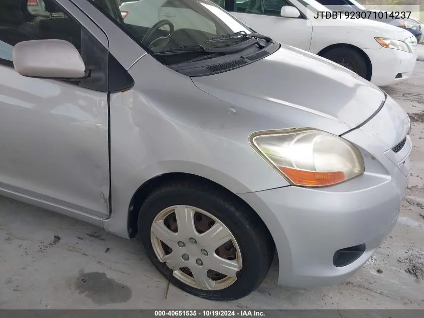 2007 Toyota Yaris VIN: JTDBT923071014237 Lot: 40651535