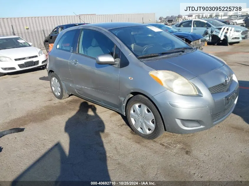 2009 Toyota Yaris VIN: JTDJT903095225738 Lot: 40692710