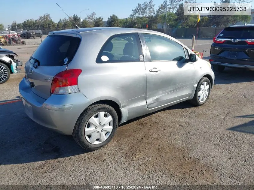 2009 Toyota Yaris VIN: JTDJT903095225738 Lot: 40692710