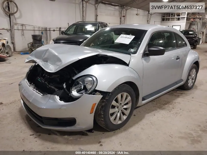 2013 Volkswagen Beetle 2.5L Entry VIN: 3VWFP7AT5DM637327 Lot: 40140460