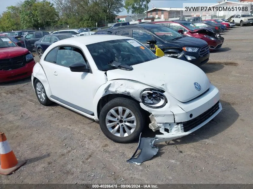 2013 Volkswagen Beetle 2.5L Entry VIN: 3VWFP7AT9DM651988 Lot: 40286475