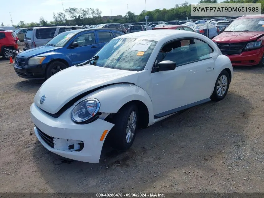 2013 Volkswagen Beetle 2.5L Entry VIN: 3VWFP7AT9DM651988 Lot: 40286475