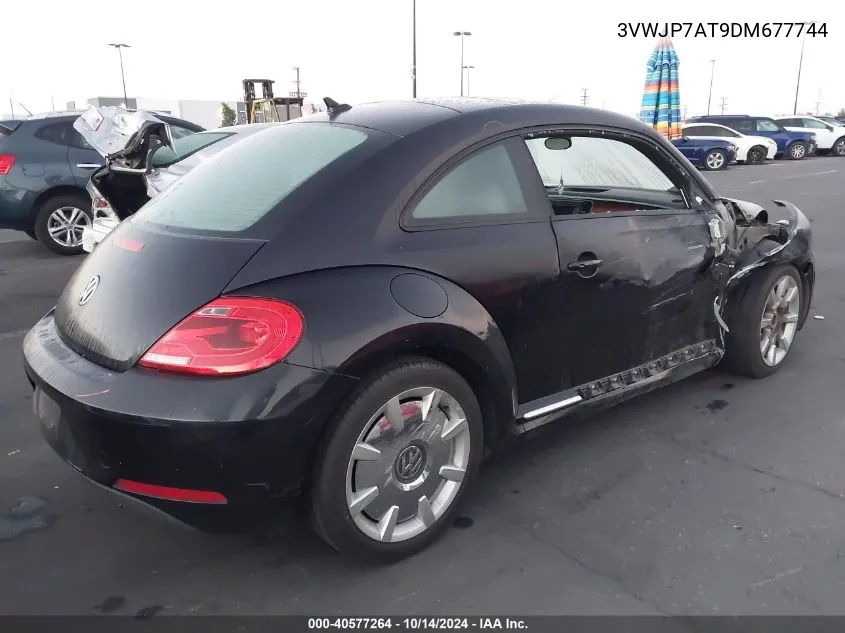 2013 Volkswagen Beetle VIN: 3VWJP7AT9DM677744 Lot: 40577264