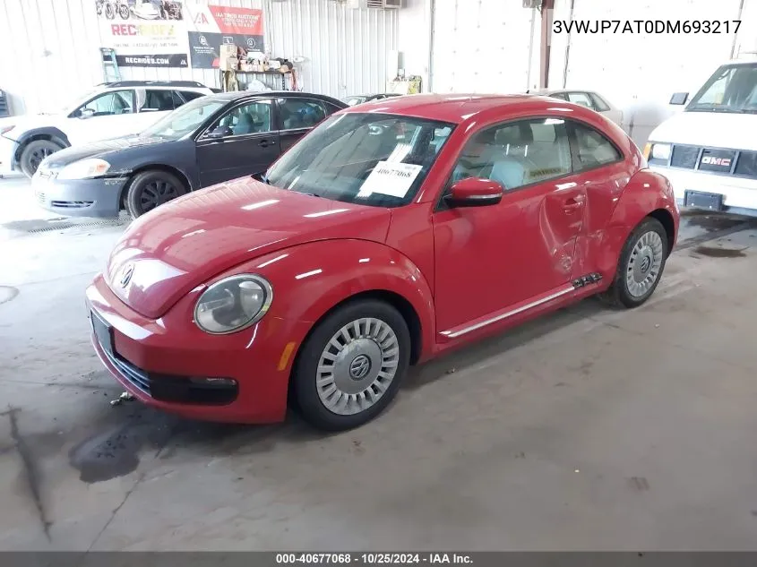 2013 Volkswagen Beetle 2.5L VIN: 3VWJP7AT0DM693217 Lot: 40677068