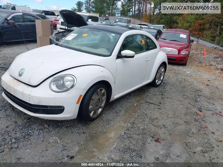 2013 Volkswagen Beetle 2.5L VIN: 3VWJX7AT6DM609255 Lot: 40814924