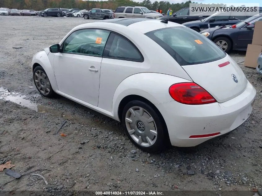 2013 Volkswagen Beetle 2.5L VIN: 3VWJX7AT6DM609255 Lot: 40814924