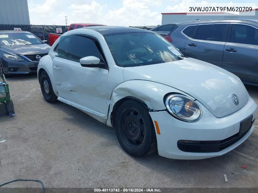 2015 Volkswagen Beetle 1.8T VIN: 3VWJ07AT9FM620709 Lot: 40113742