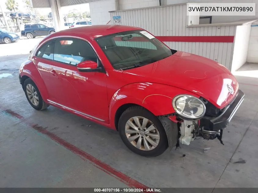 2019 Volkswagen Beetle 2.0T Final Edition Se/2.0T Final Edition Sel/2.0T S VIN: 3VWFD7AT1KM709890 Lot: 40707156