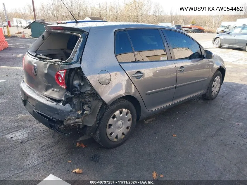 2007 Volkswagen Rabbit 4-Door VIN: WVWDS91KX7W054462 Lot: 40797257