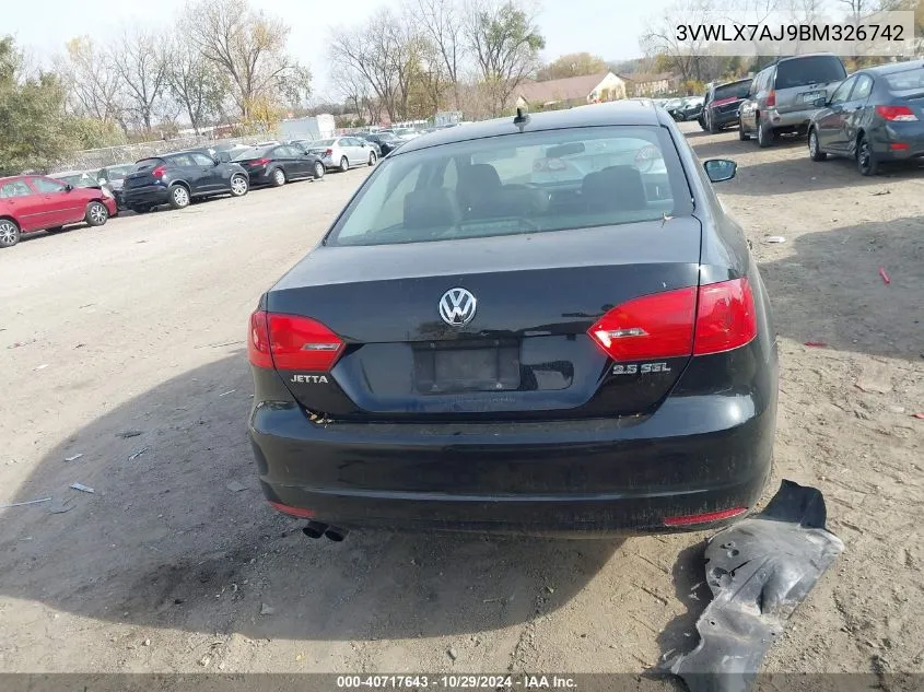 2011 Volkswagen Jetta 2.5L Sel VIN: 3VWLX7AJ9BM326742 Lot: 40717643