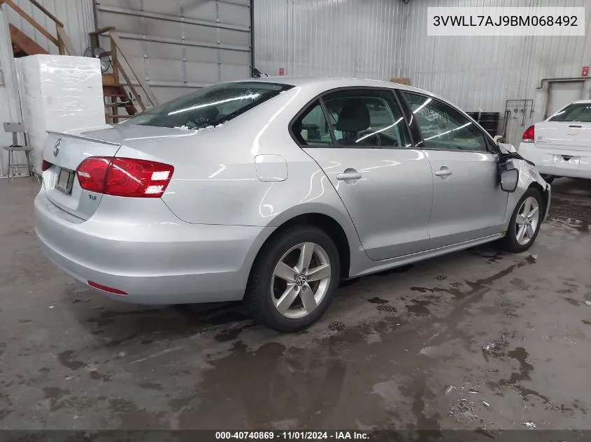 2011 Volkswagen Jetta 2.0L Tdi VIN: 3VWLL7AJ9BM068492 Lot: 40740869