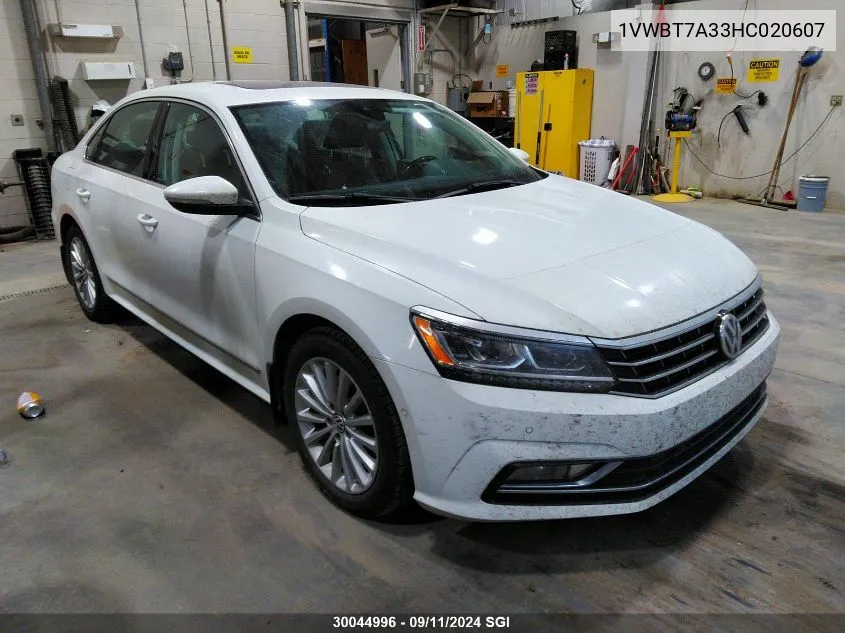 1VWBT7A33HC020607 2017 Volkswagen Passat Se