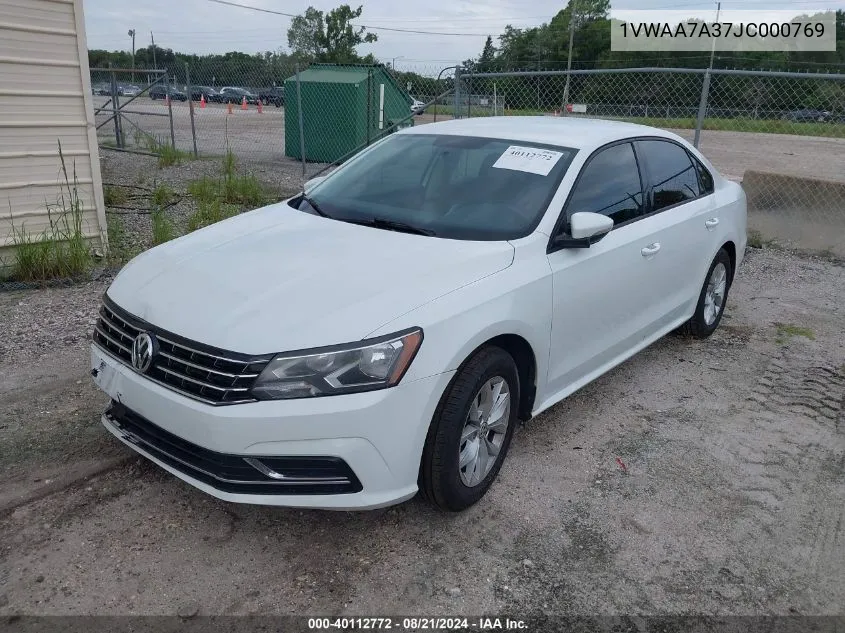 1VWAA7A37JC000769 2018 Volkswagen Passat S/R-Line