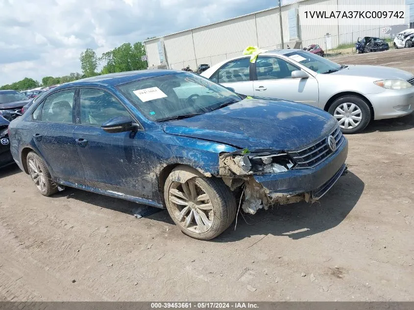 1VWLA7A37KC009742 2019 Volkswagen Passat 2.0T Wolfsburg Edition