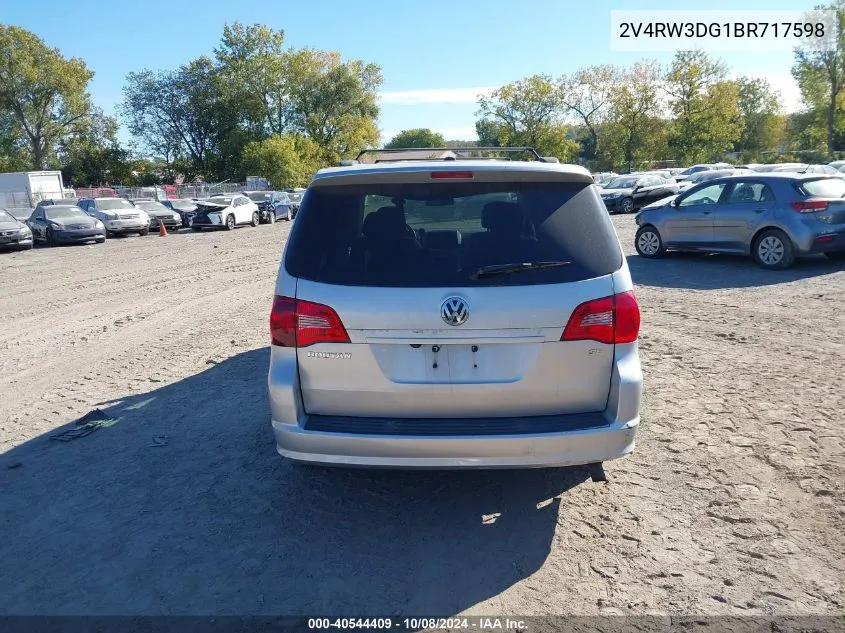 2V4RW3DG1BR717598 2011 Volkswagen Routan Se