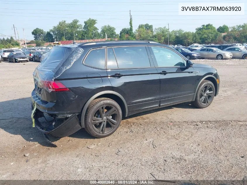 3VV8B7AX7RM063920 2024 Volkswagen Tiguan 2.0T Se R-Line Black