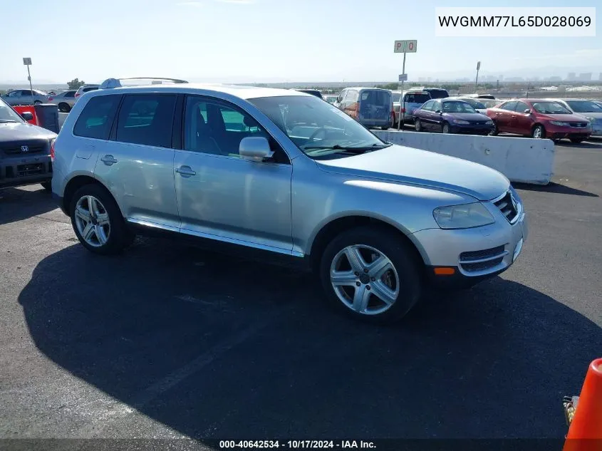 2005 Volkswagen Touareg V8 VIN: WVGMM77L65D028069 Lot: 40642534