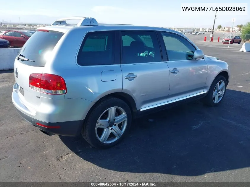 2005 Volkswagen Touareg V8 VIN: WVGMM77L65D028069 Lot: 40642534