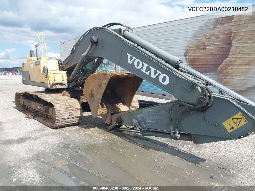 2013 Volvo Ec220Dl Excavator VIN: VCEC220DA00210482 Lot: 40400230