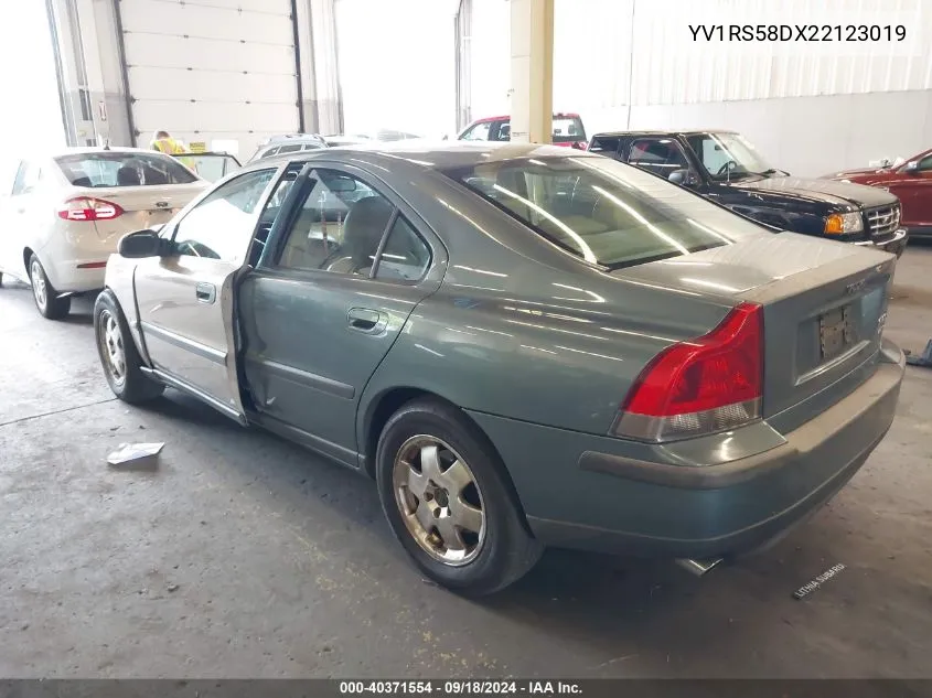 YV1RS58DX22123019 2002 Volvo S60 2.4T