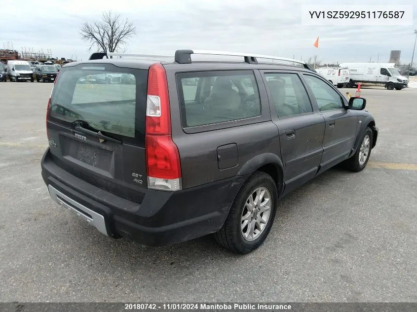 YV1SZ592951176587 2005 Volvo V70 Xc